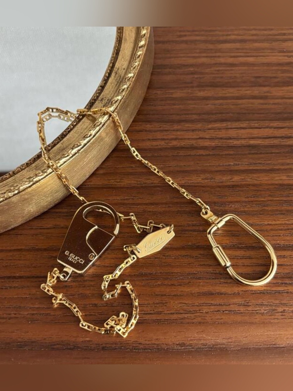 Gucci Vintage long pendant gold